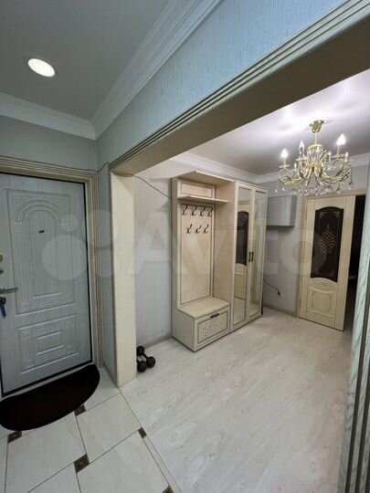 2-к. квартира, 70 м², 1/10 эт.