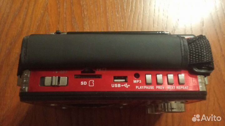 Радиоприемник / мп3-плеер / Фонарик