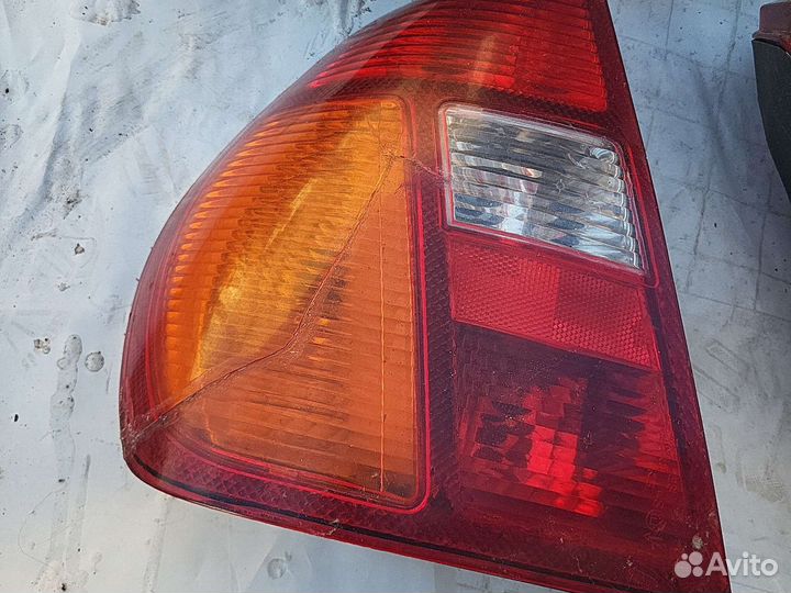 Renault symbol- фонари