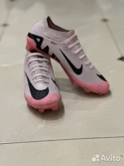 Футбольные бутсы