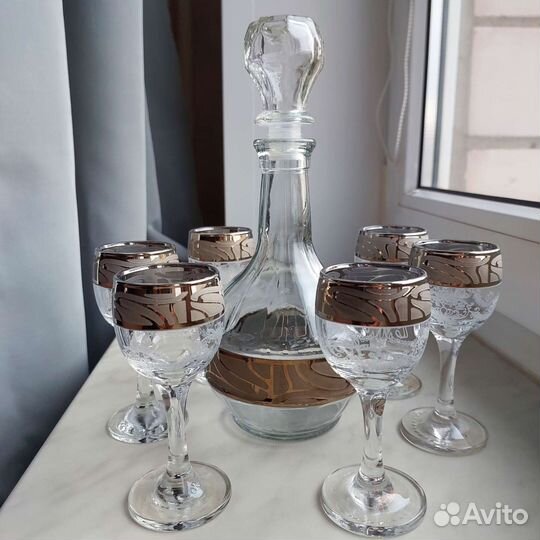 Ваза/фруктовница с ножкой и ободком хрустальМеталл