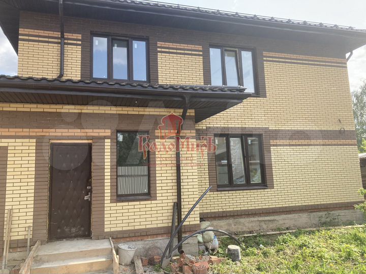 Дом 292 м² на участке 9,2 сот.