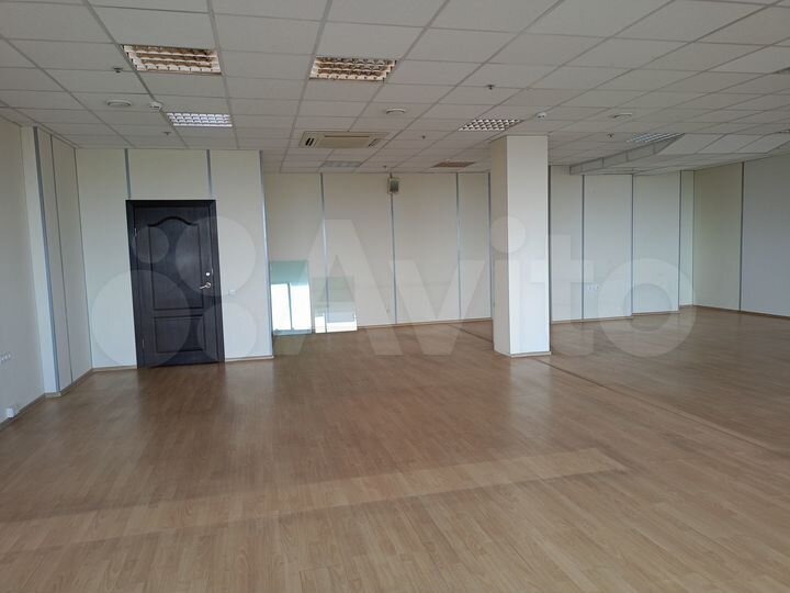 Офисное помещение с панорамным видом