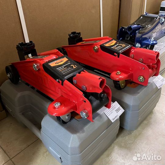 Домкрат гидравлический подкатной 2 тонны