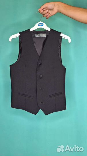 Продается жилетка школьная