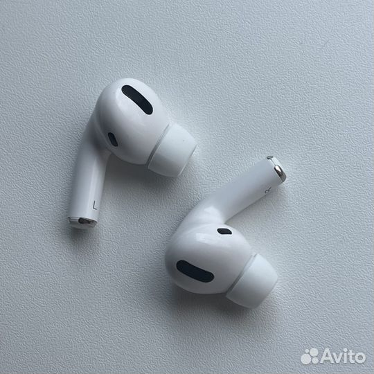 Airpods Pro 1 (+ кейс)