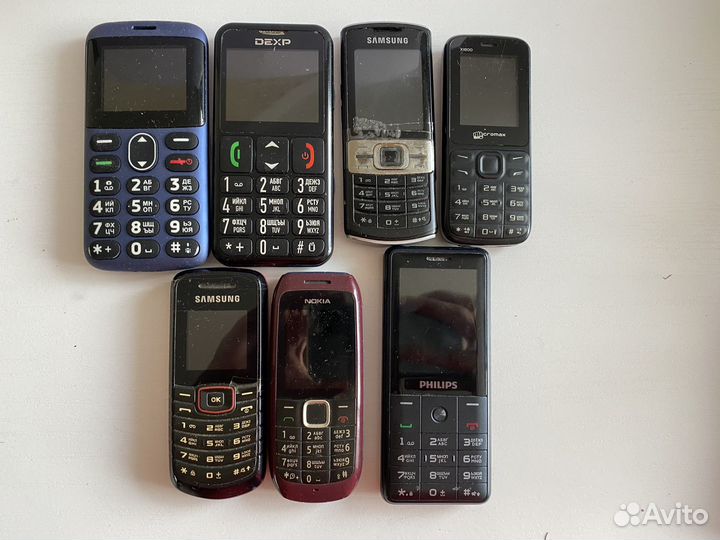 Телефон кнопочный(неисправны)