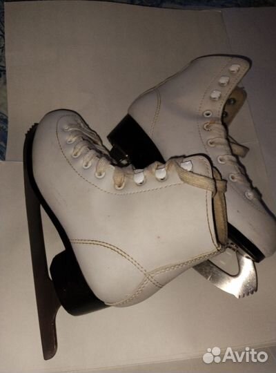 Фигурные коньки в хорошем состоянии 33 размер