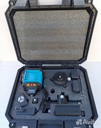 Аккумуляторный лазерный уровень Makita 4D (Арт.993