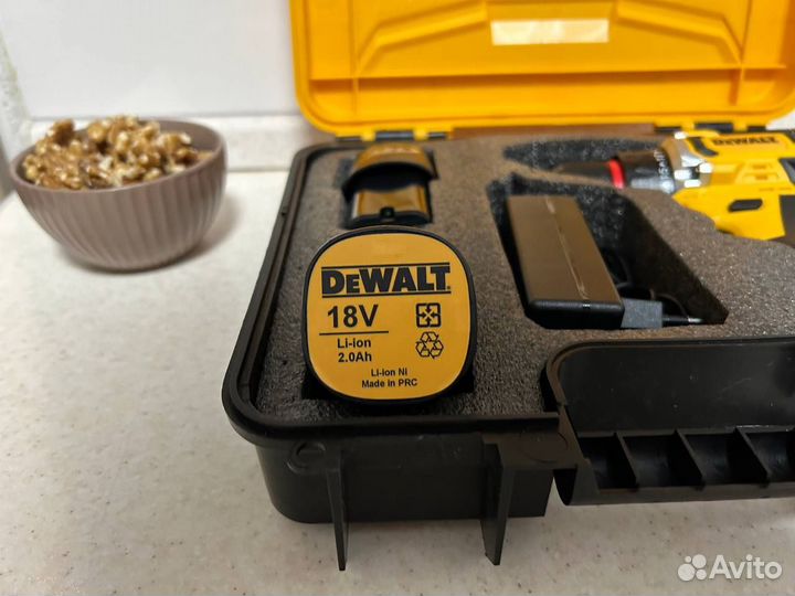 Шуруповёрт аккумуляторный 18В бесщёточный в кейсе