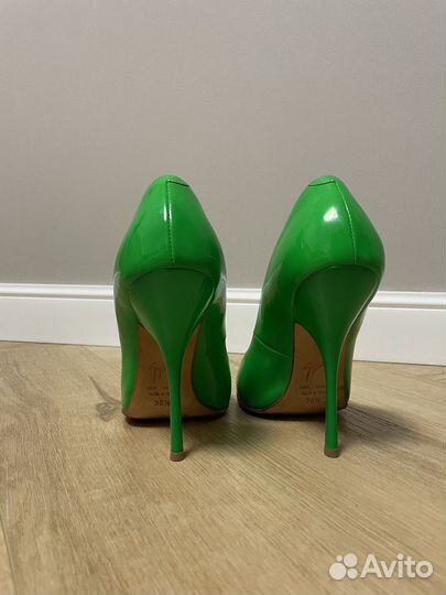 Туфли женские