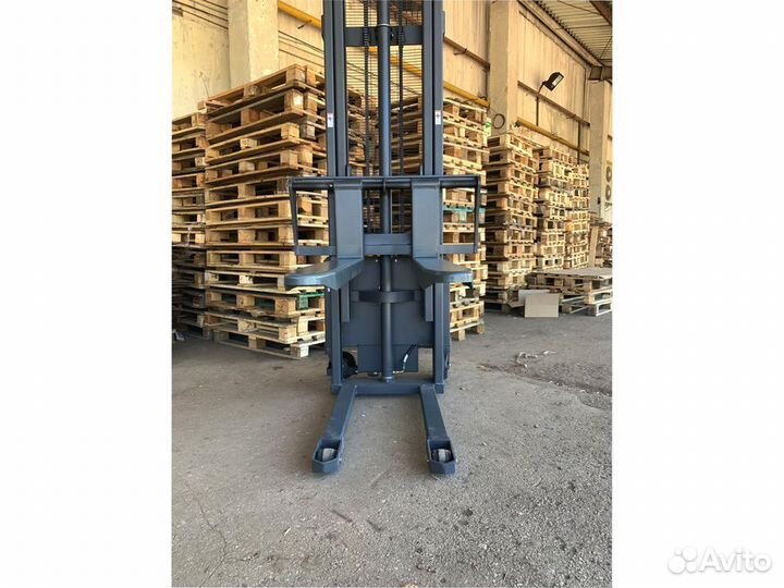 Электрический штабелер