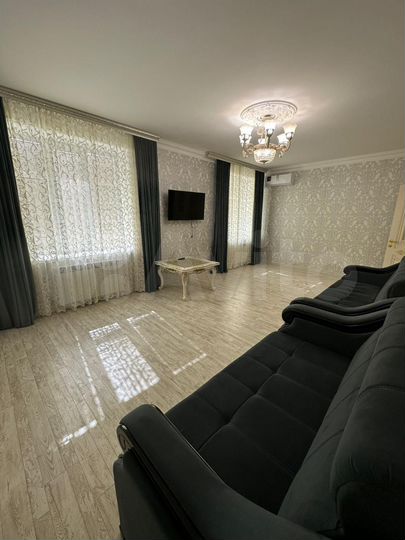 3-к. квартира, 105 м², 1/3 эт.