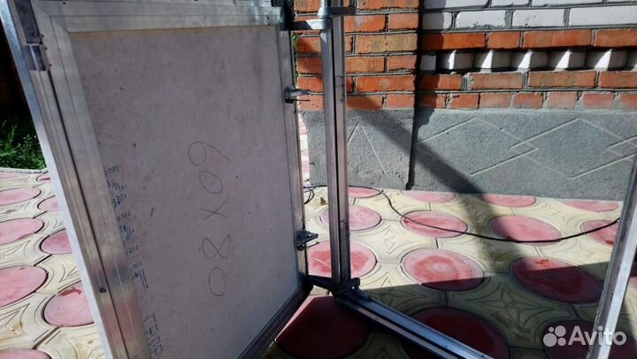 Люк настенный под плитку