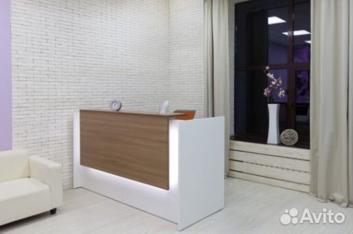 Стойка ресепшн