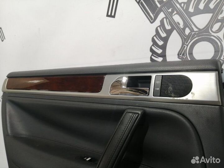 Обшивка двери задней левой Volkswagen Touareg 7LA