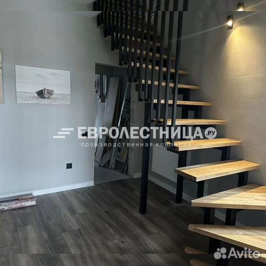 Лестница в таунхаус