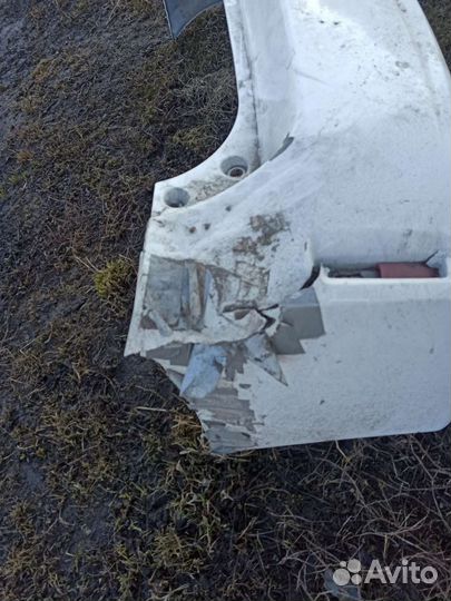 Бампер на Тойоту prius alpha задний