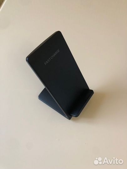 Беспроводная зарядка/ док-станция