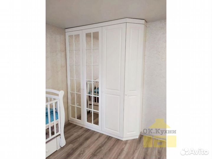 Шкаф двухстворчатый