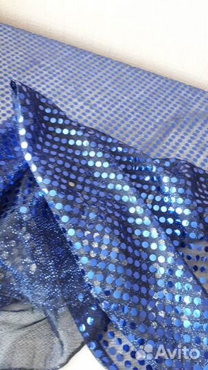 Отрез ткани с пайетками