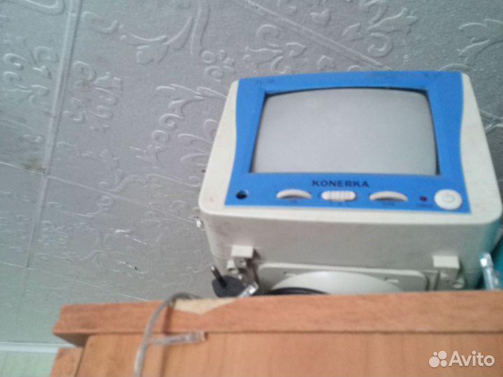 Продам маленький старинный монитор