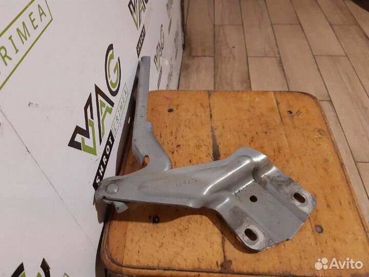 Петля капота правая Volkswagen Jetta MK6 (163)