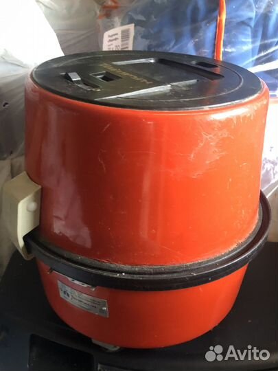 Продам б/у пылесос Тайфун М