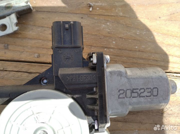 Стеклоподъемник задний левый Mitsubishi Lancer 07