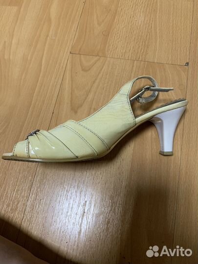 Босоножки женские