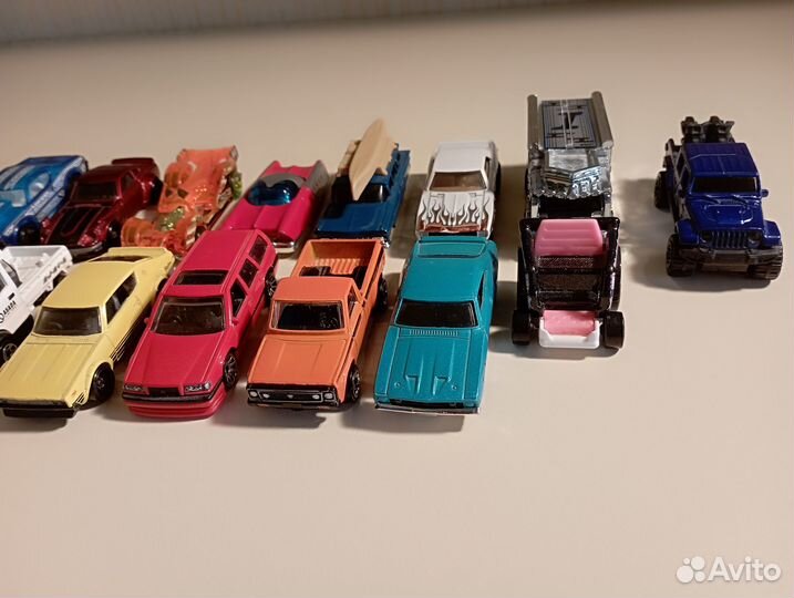 Hot wheels машинки