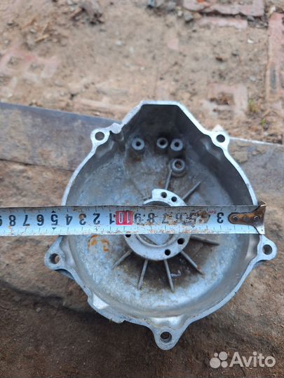 Левая крышка двигателя Yamaha fzr 400rr