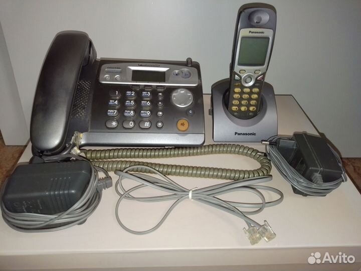 Телефонный аппарат с трубкой