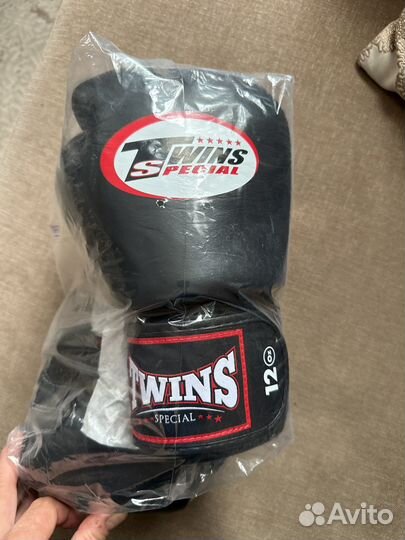 Боксерские перчатки 12 oz Twins Оригинал
