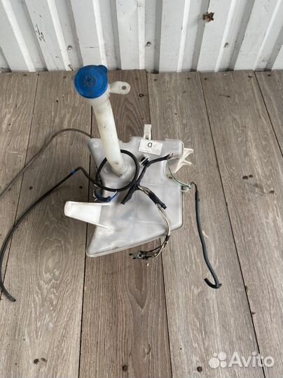 Бачок омывателя Toyota Corolla E150