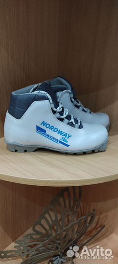 Лыжные ботинки
