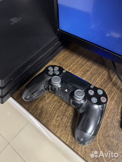 Sony PlayStation 4 Pro (Одна игра, 2 геймпада)