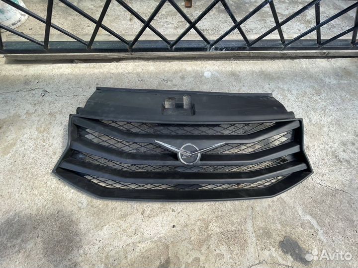 Решетка радиатора на УАЗ патриот