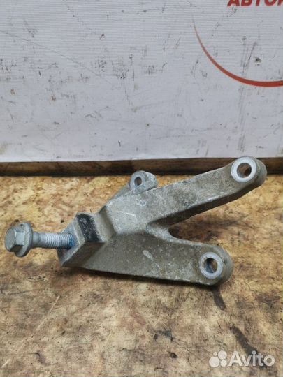 Кронштейн МКПП Ford Focus 3 хетчбек 1.6 iqdb 2012