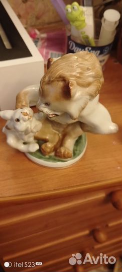 Фарфоровые статуэтка.