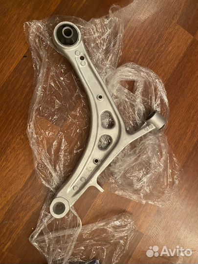 Рычаг передний правый Subaru STI GRB GVF