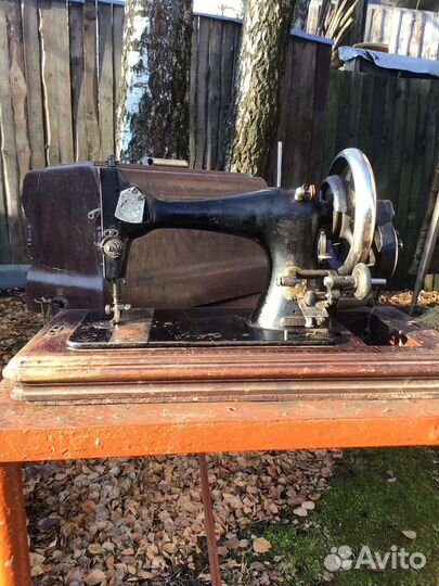 Швейная машина Кайзер