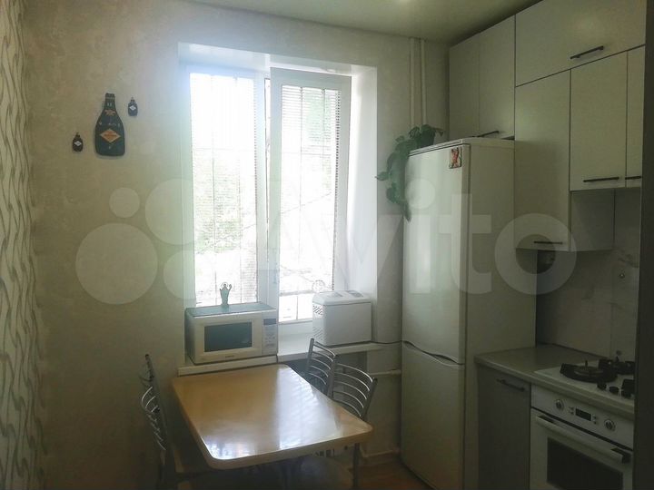 2-к. квартира, 51 м², 1/3 эт.