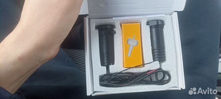 Проекция в двери Mitsubishi