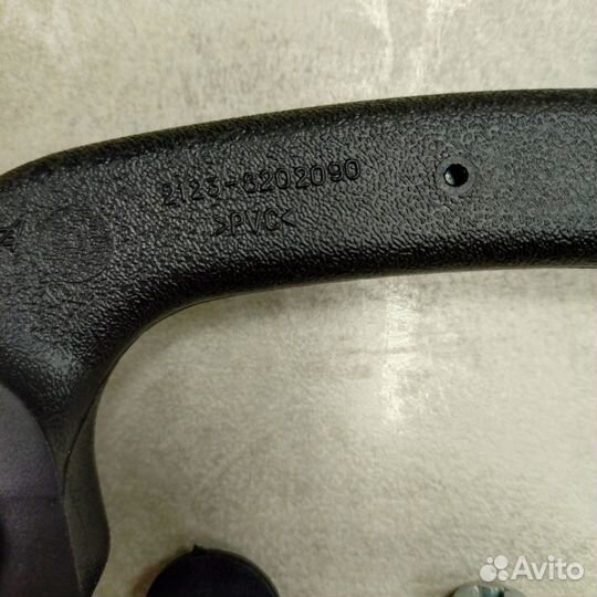 Поручень центральный правый ваз 2123