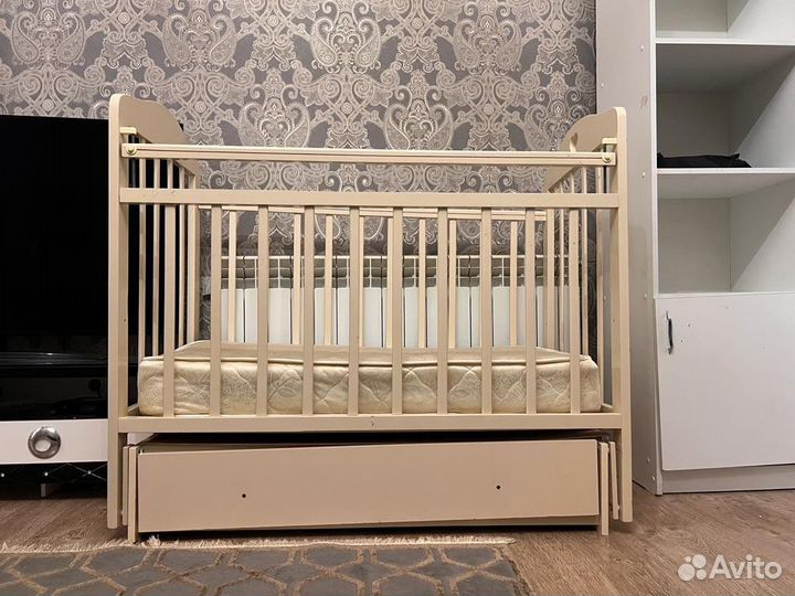 Детская кроватка