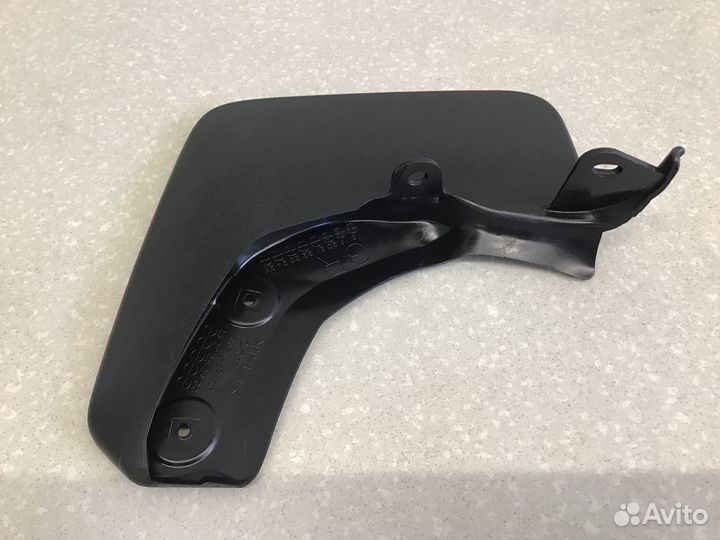 Брызговик задний правый Toyota RAV 4 2018