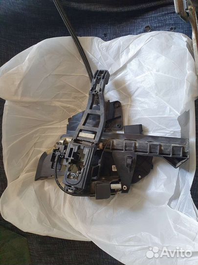 Замок задней правой двери Форд Фокус 2