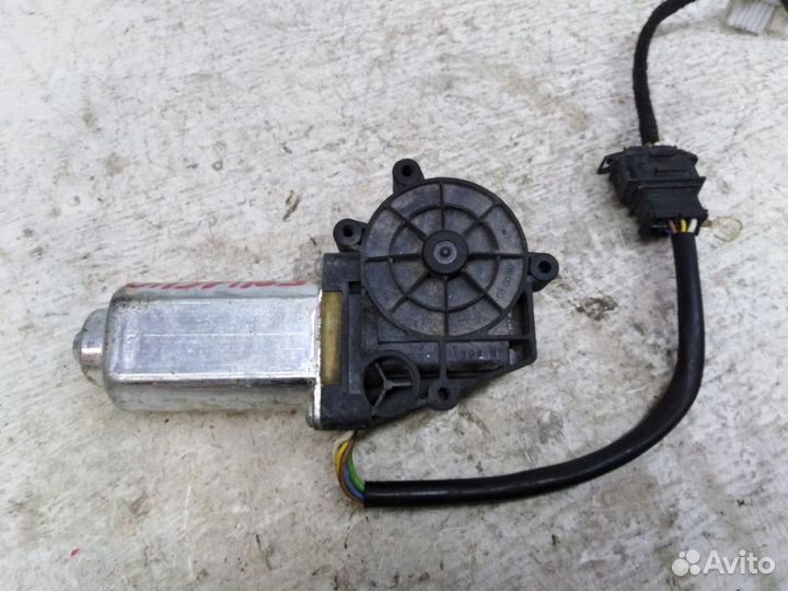 Моторчик шторки двери Ауди