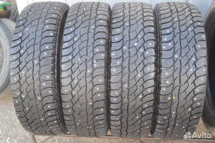 Viatti Bosco Nordico V-523 215/65 R16 98T